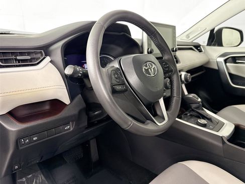 Certified 2022 Toyota RAV4 Limited image 4