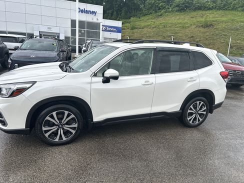 Used 2019 Subaru Forester Limited AWD/4WD image 9