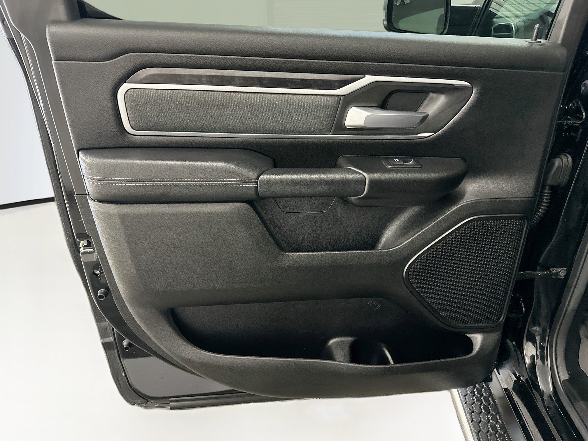 Used 2023 RAM 1500 Big Horn AWD/4WD image 28