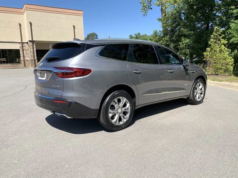 Used 2019 Buick Enclave Avenir w/ Avenir Technology Package FWD image 7