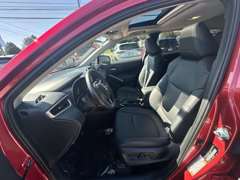 Used 2025 Toyota Corolla Cross XLE w/ Convenience Package AWD/4WD image 23