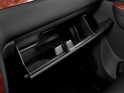 Used 2014 Chevrolet Tahoe LTZ AWD/4WD image 18