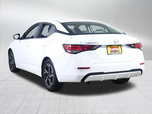 Used 2024 Nissan Sentra SV FWD image 5