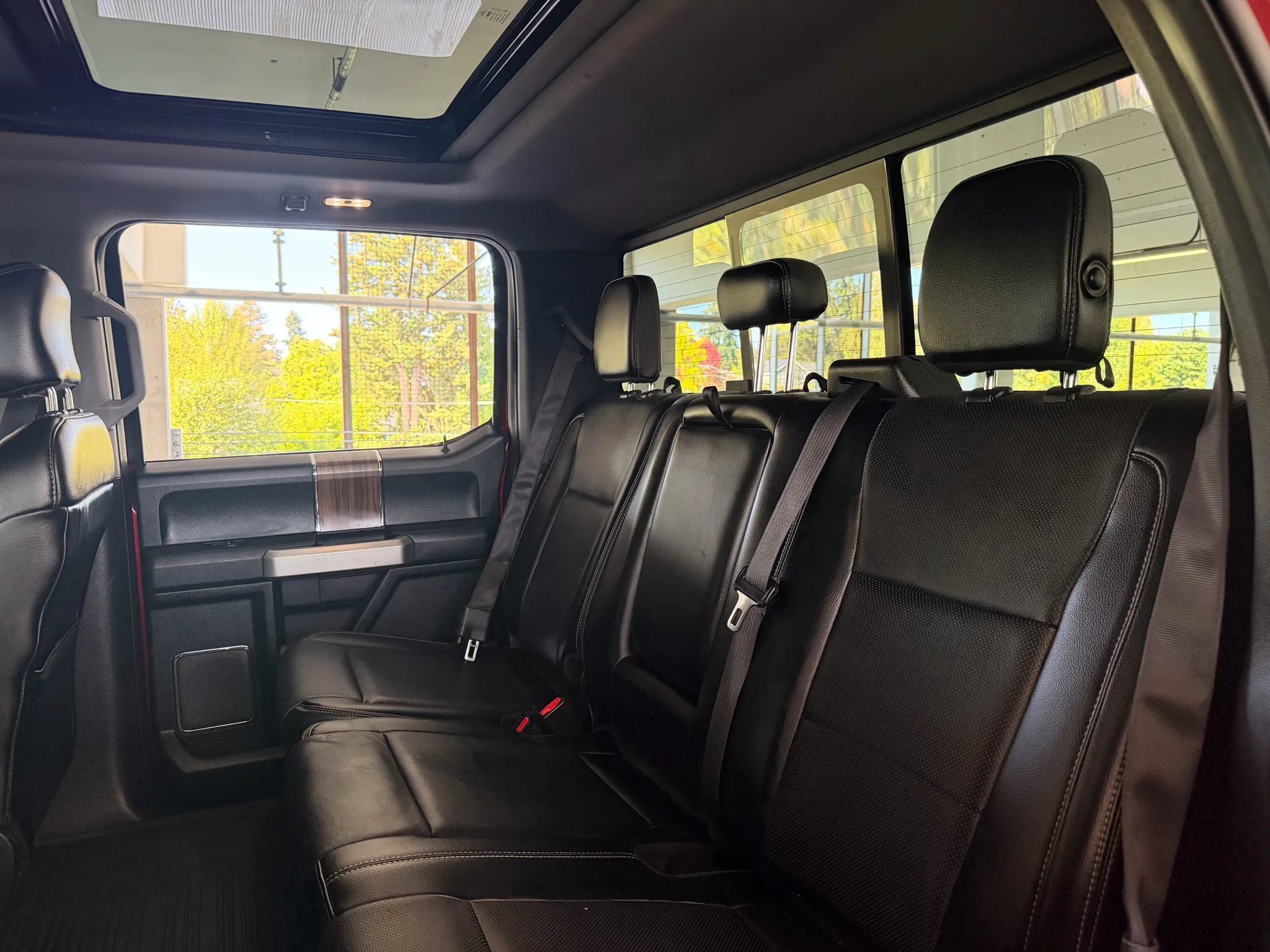 Used 2015 Ford F150 Lariat AWD/4WD image 23