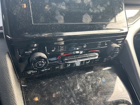 Used 2023 Jeep Grand Cherokee Altitude image 6