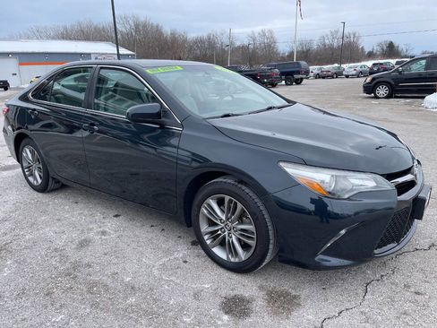 Used 2015 Toyota Camry SE image 6