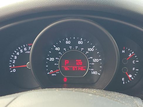 Used 2016 Kia Soul + FWD image 12