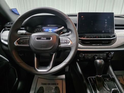 Used 2024 Jeep Compass Latitude AWD/4WD image 8