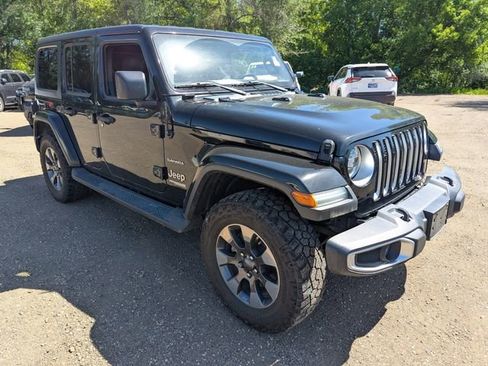 Used 2018 Jeep Wrangler Unlimited Sahara w/ Uconnect 4C Nav & Sound Group AWD/4WD image 2