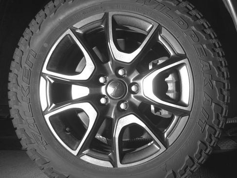 Used 2025 Jeep Compass Trailhawk image 13