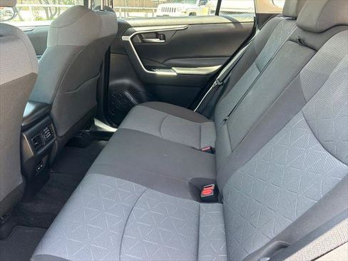 Certified 2022 Toyota RAV4 XLE w/ Convenience Package AWD/4WD image 16