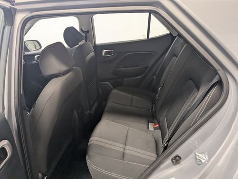 Used 2023 Hyundai Venue SEL FWD image 24