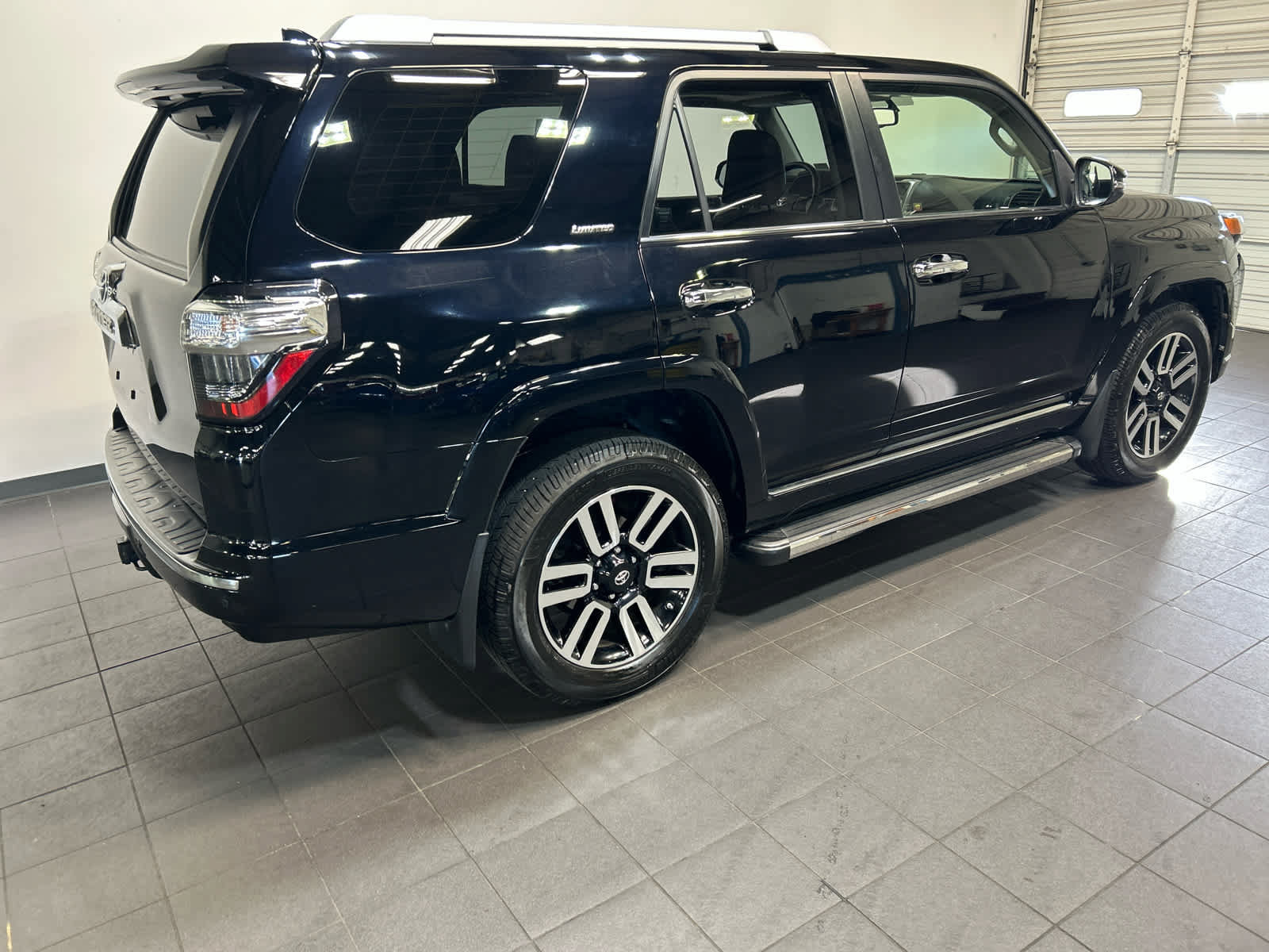 Used 2018 Toyota 4Runner Limited AWD/4WD image 5