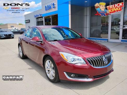 Used 2017 Buick Regal Premium FWD image 1