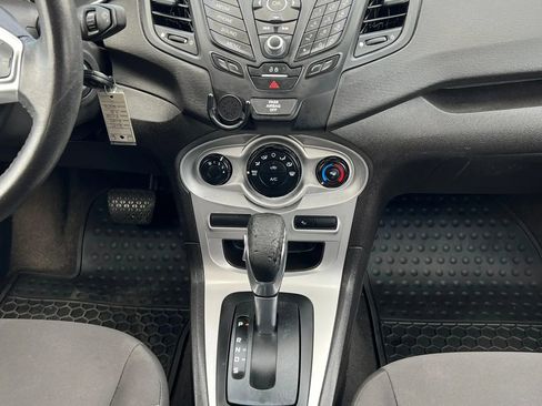 Used 2015 Ford Fiesta SE FWD image 12