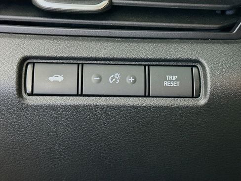 Used 2024 Nissan Altima 2.5 SV image 16