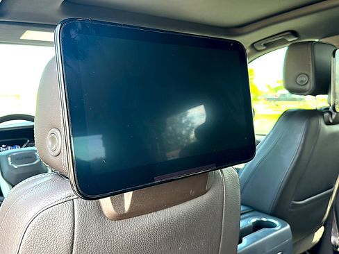 Used 2021 GMC Yukon Denali w/ Denali Premium Package image 19