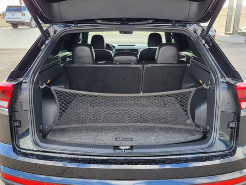 Used 2023 Volkswagen Atlas Cross Sport SE FWD image 12