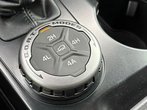 New 2025 Ford Bronco Badlands image 40