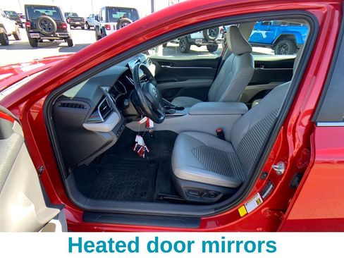 Used 2022 Toyota Camry SE image 11