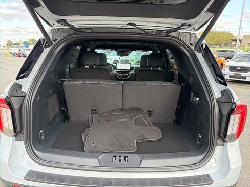 New 2026 Ford Explorer ST w/ Sun And Sound Package AWD/4WD image 17