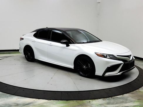 Used 2021 Toyota Camry XSE AWD/4WD image 3
