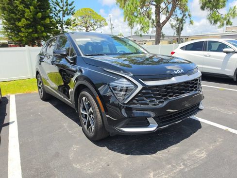 Certified 2025 Kia Sportage EX FWD image 2