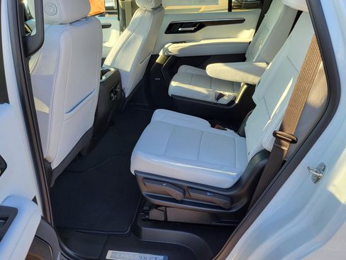 New 2026 Chevrolet Tahoe Premier image 13