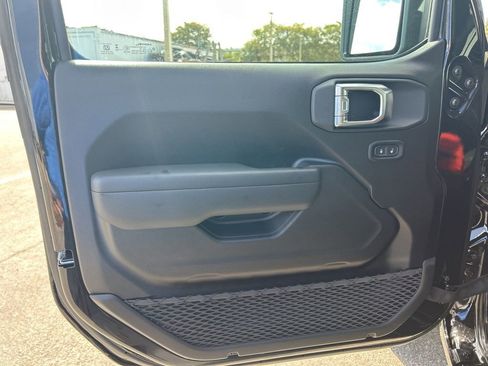 New 2026 Jeep Gladiator Sport AWD/4WD image 32