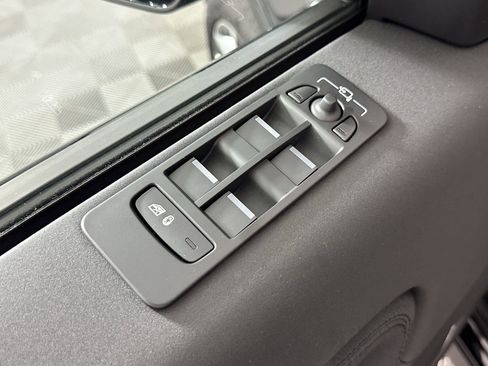 Certified 2025 Land Rover Discovery Sport S image 10