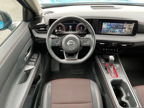 Used 2025 Nissan Kicks SR AWD/4WD image 15