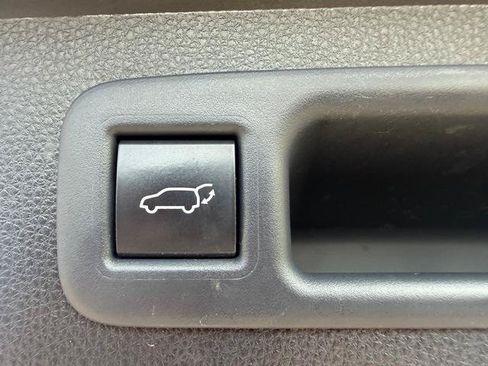 Used 2022 Toyota Highlander Platinum AWD/4WD image 24