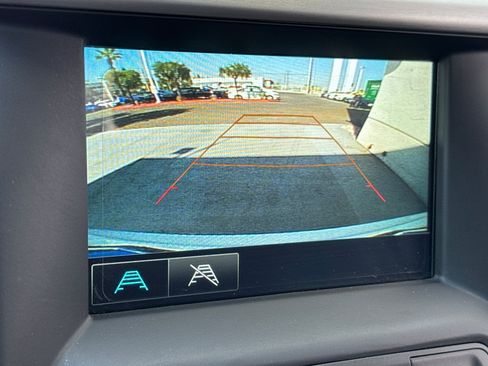 Used 2019 GMC Acadia SLE FWD image 18