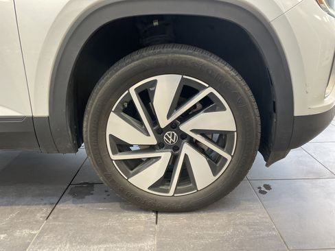 Used 2024 Volkswagen Atlas SE FWD image 12