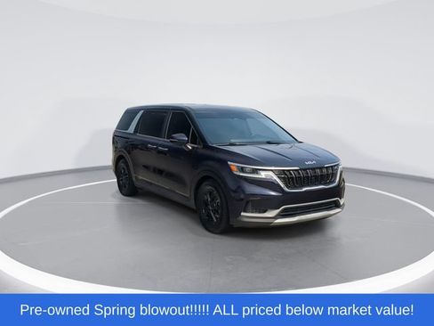 Used 2022 Kia Carnival LX FWD image 2