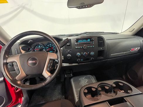 Used 2011 GMC Sierra 2500 SLE w/ SLE Preferred Package AWD/4WD image 71