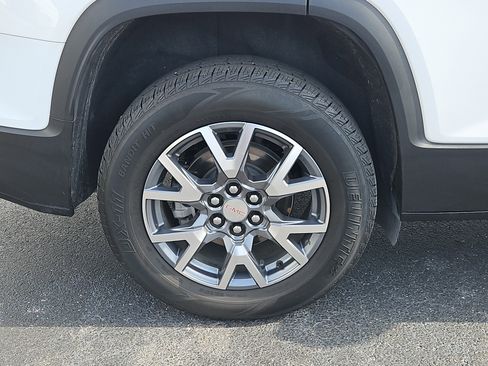 Used 2023 GMC Acadia SLT AWD/4WD image 4