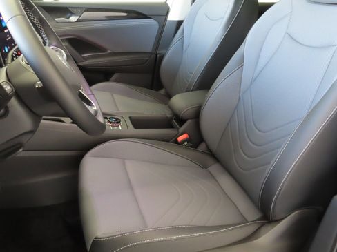 New 2026 Volkswagen Tiguan SE image 12