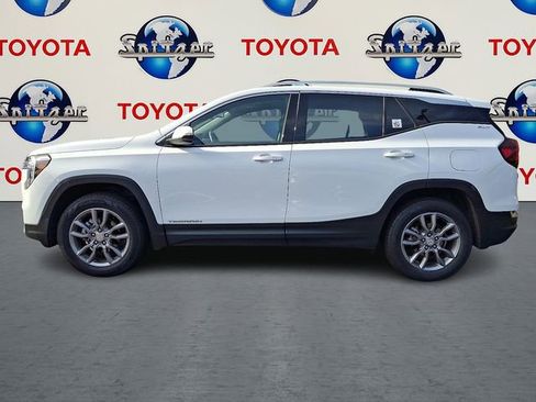 Used 2024 GMC Terrain SLT image 4