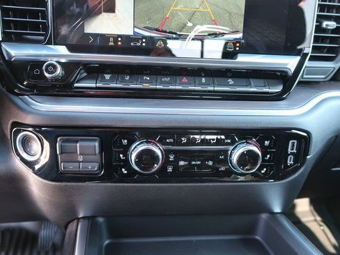 New 2026 GMC Sierra 2500 SLT w/ SLT Premium Package image 18