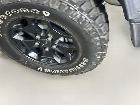 Used 2023 Jeep Wrangler Unlimited w/ Convenience Group image 11