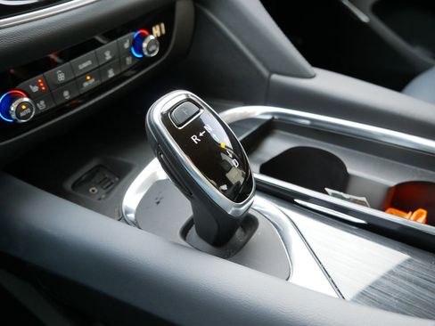 Used 2021 Buick Enclave Premium w/ Surround and Sites Package image 24