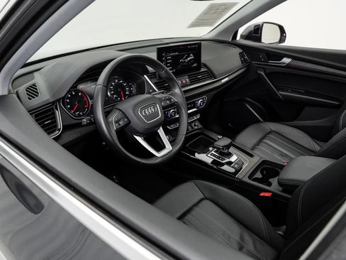 Certified 2023 Audi Q5 2.0T Premium w/ Convenience Package AWD/4WD image 7