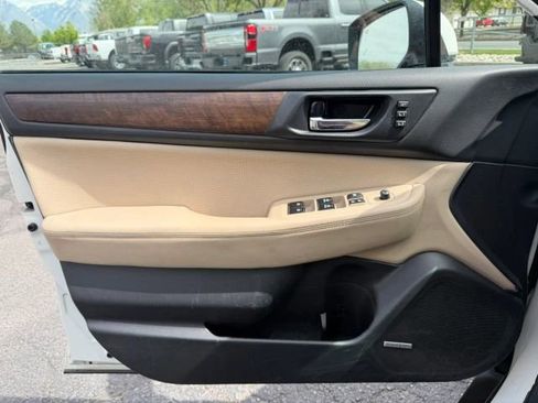 Used 2017 Subaru Outback 2.5i Limited image 16