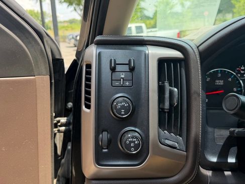 Used 2017 GMC Sierra 1500 Denali w/ Denali Ultimate Package AWD/4WD image 10