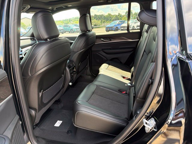 New 2026 Jeep Grand Cherokee Altitude AWD/4WD image 7
