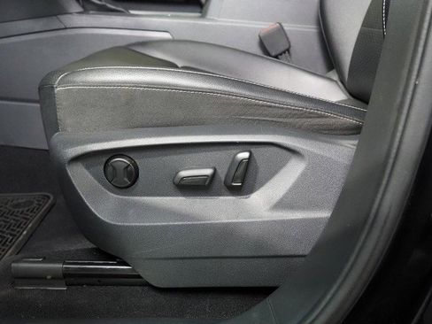 Used 2021 Volkswagen Atlas SE w/ Technology Package w/ Panoramic Sunroof Package image 45