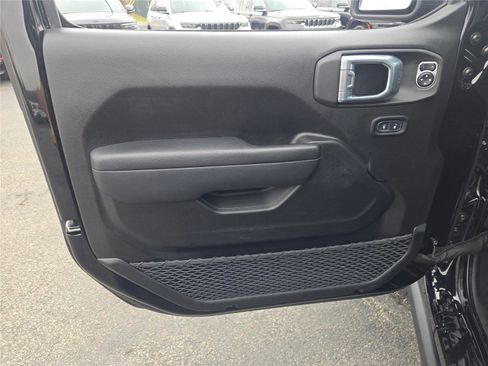 Certified 2025 Jeep Wrangler Unlimited Rubicon 4xe w/ Safety Group AWD/4WD image 22