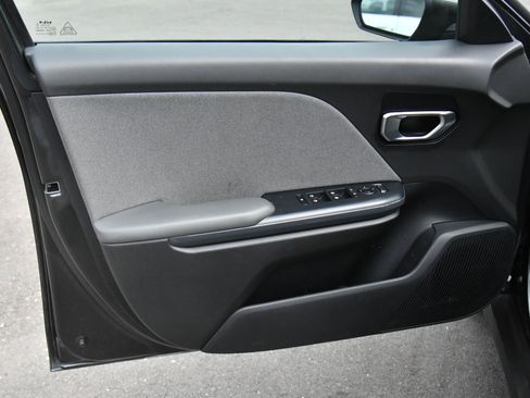 Used 2025 Kia K4 EX image 13