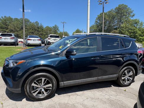 Used 2017 Toyota RAV4 XLE FWD image 4
